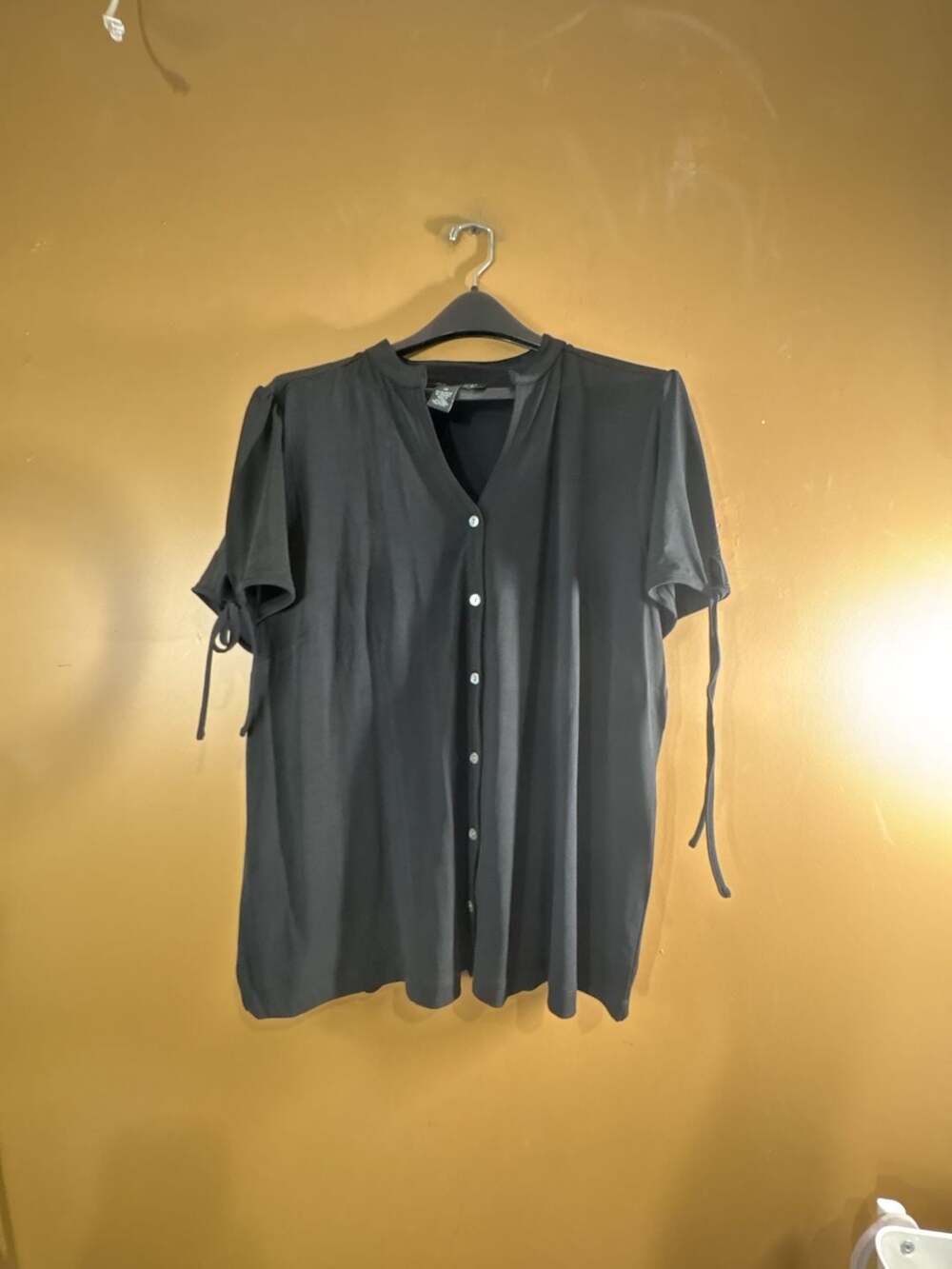 HC1147 Dialogue 1X Black Short Sleeve Button-Down Blouse with Tie Cuffs